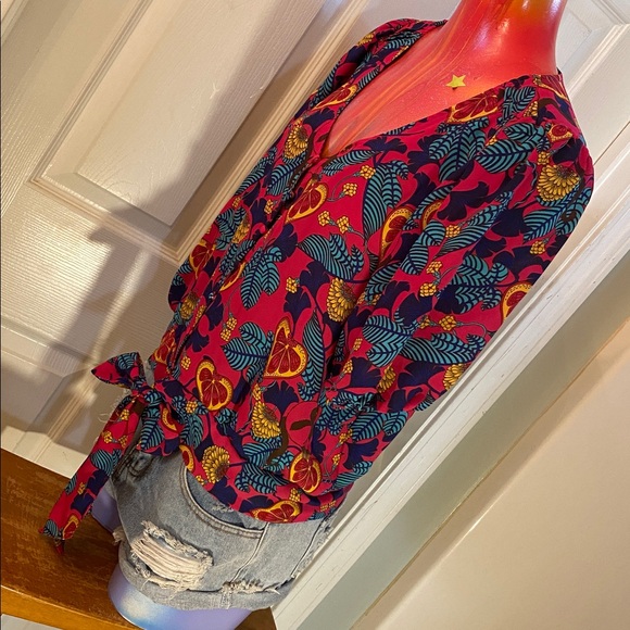 Rose & Olive Multicolor Floral Top - Picture 6 of 15